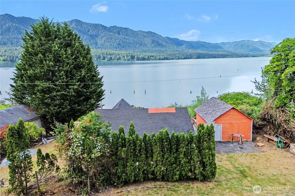 60 Lake Drive N Amanda Park WA 98526