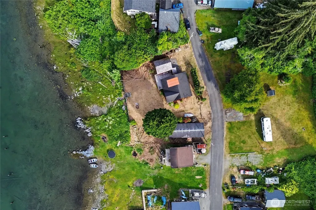 60 Lake Drive N Amanda Park WA 98526