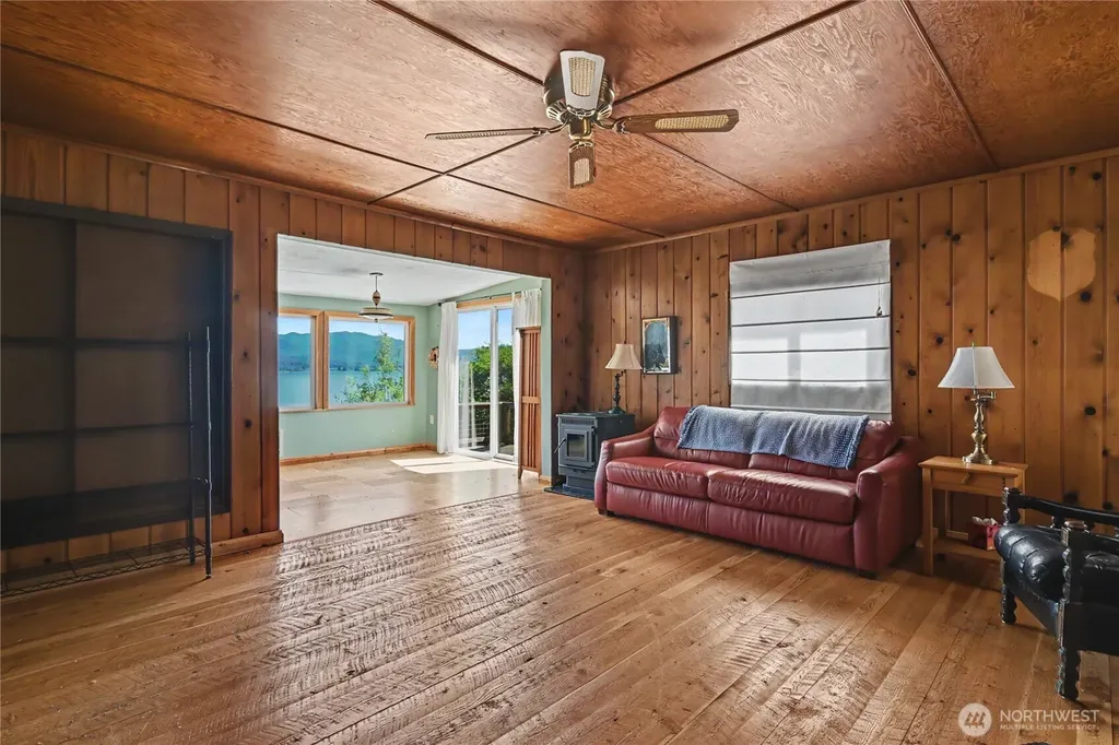 60 Lake Drive N Amanda Park WA 98526