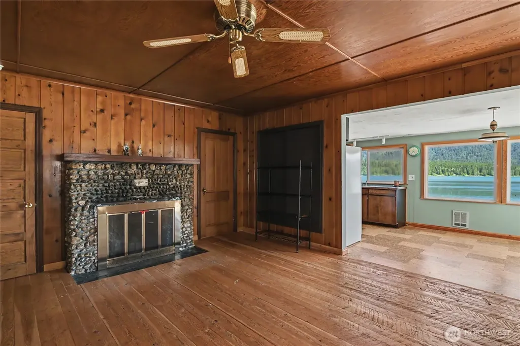 60 Lake Drive N Amanda Park WA 98526