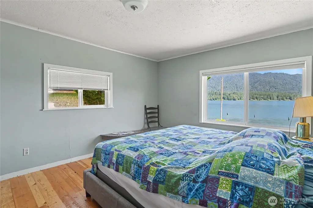 60 Lake Drive N Amanda Park WA 98526