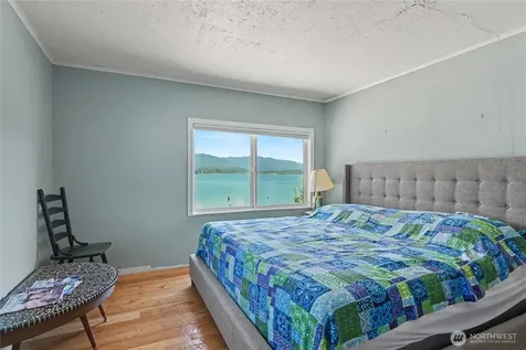 60 Lake Drive N Amanda Park WA 98526