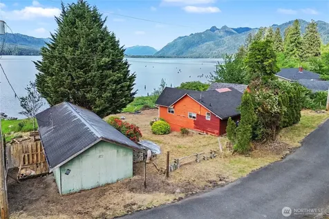 60 Lake Drive N Amanda Park WA 98526
