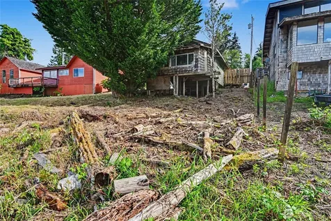 60 Lake Drive N Amanda Park WA 98526