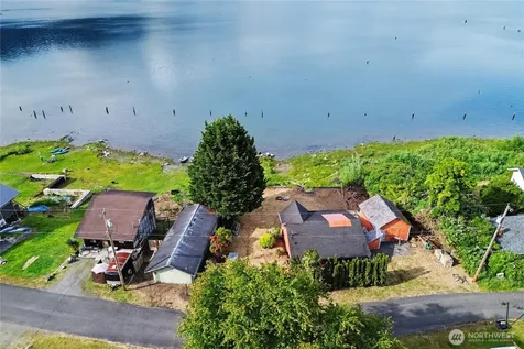 60 Lake Drive N Amanda Park WA 98526