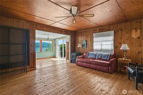 60 Lake Drive N Amanda Park WA 98526