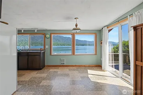 60 Lake Drive N Amanda Park WA 98526