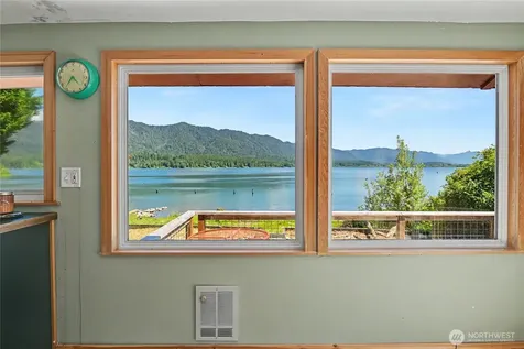 60 Lake Drive N Amanda Park WA 98526