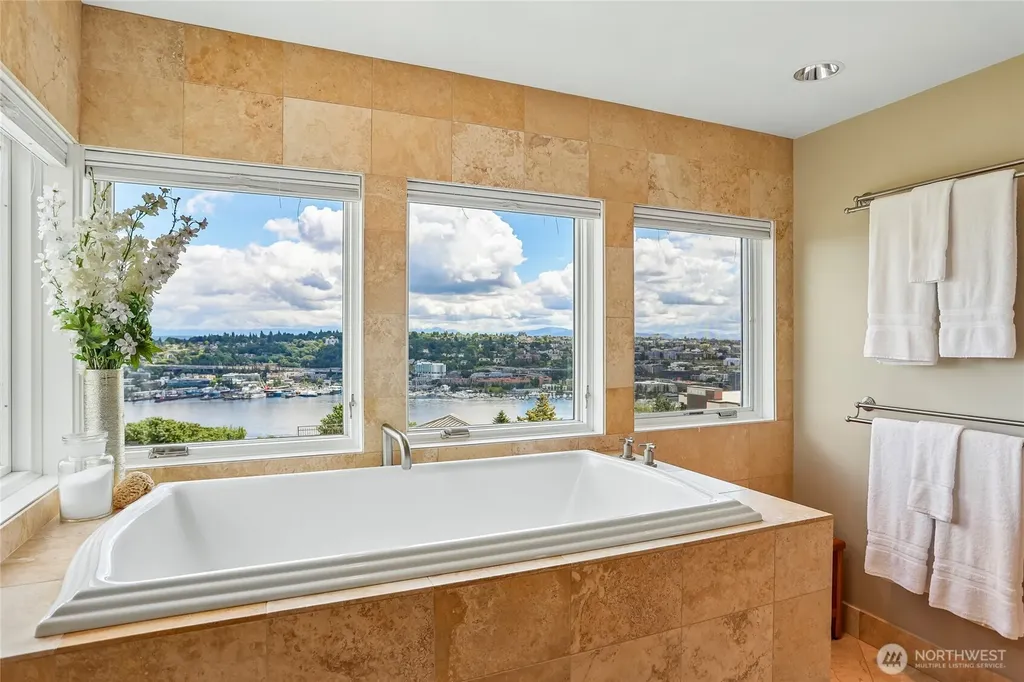 1616 Bigelow Avenue N Seattle WA 98109