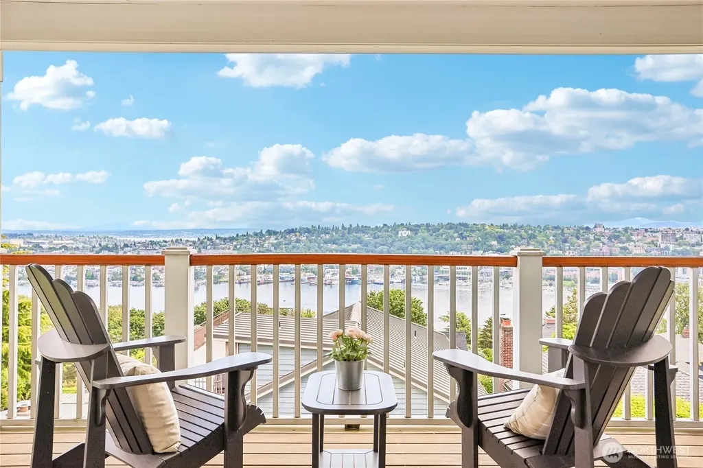 1616 Bigelow Avenue N Seattle WA 98109