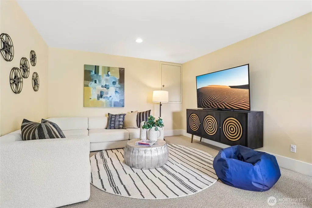 1616 Bigelow Avenue N Seattle WA 98109