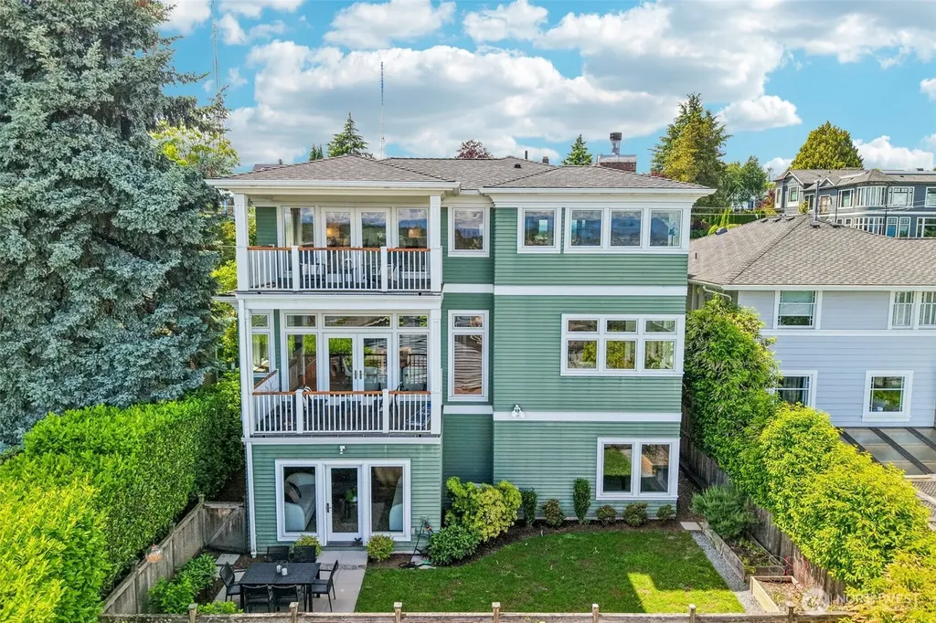 1616 Bigelow Avenue N Seattle WA 98109