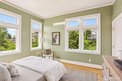 1616 Bigelow Avenue N Seattle WA 98109