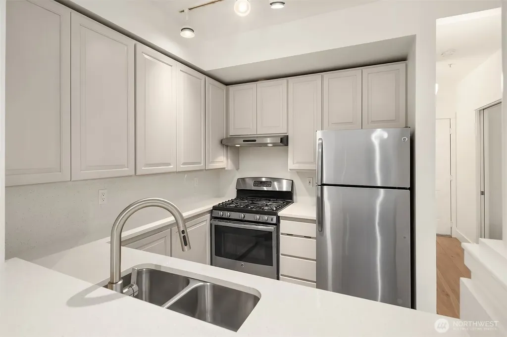 10042 Main Street Bellevue WA 98004
