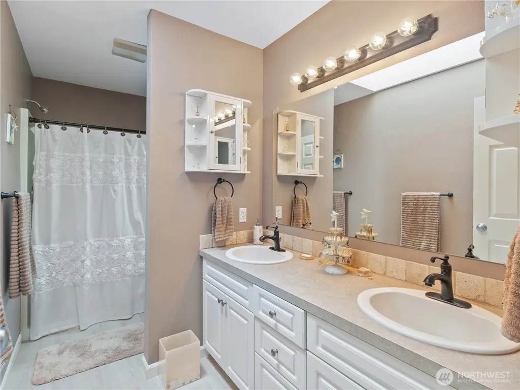 2003 Buttercup Drive Lynden WA 98264