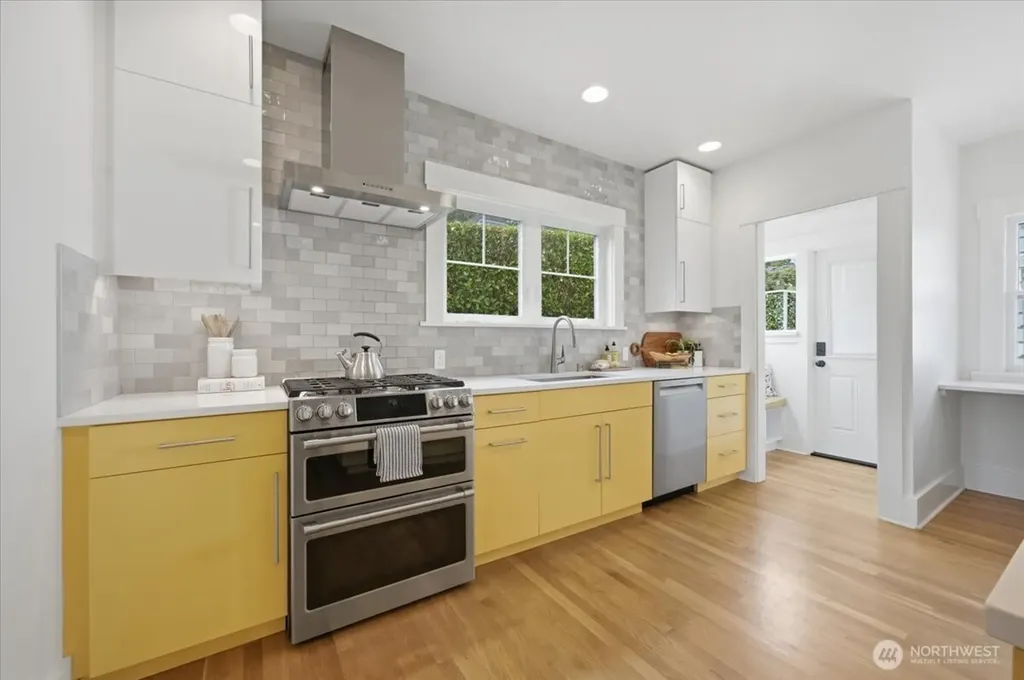 1902 NE 73rd Street Seattle WA 98115