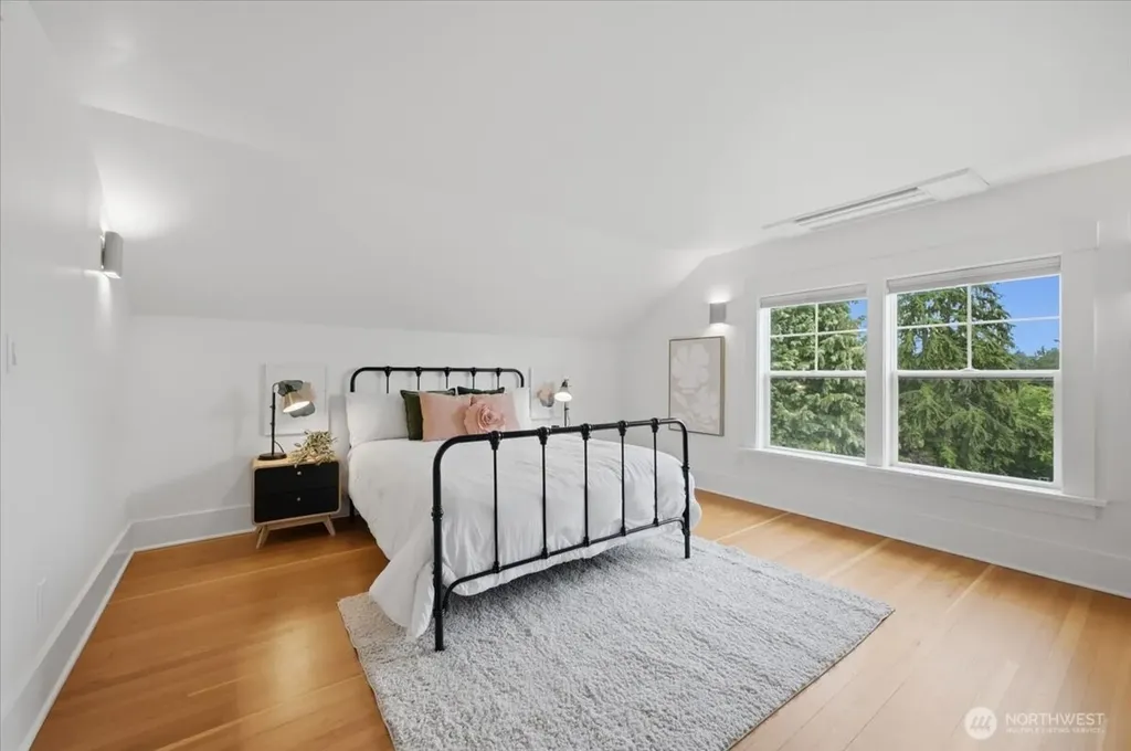 1902 NE 73rd Street Seattle WA 98115