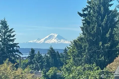 1902 NE 73rd Street Seattle WA 98115