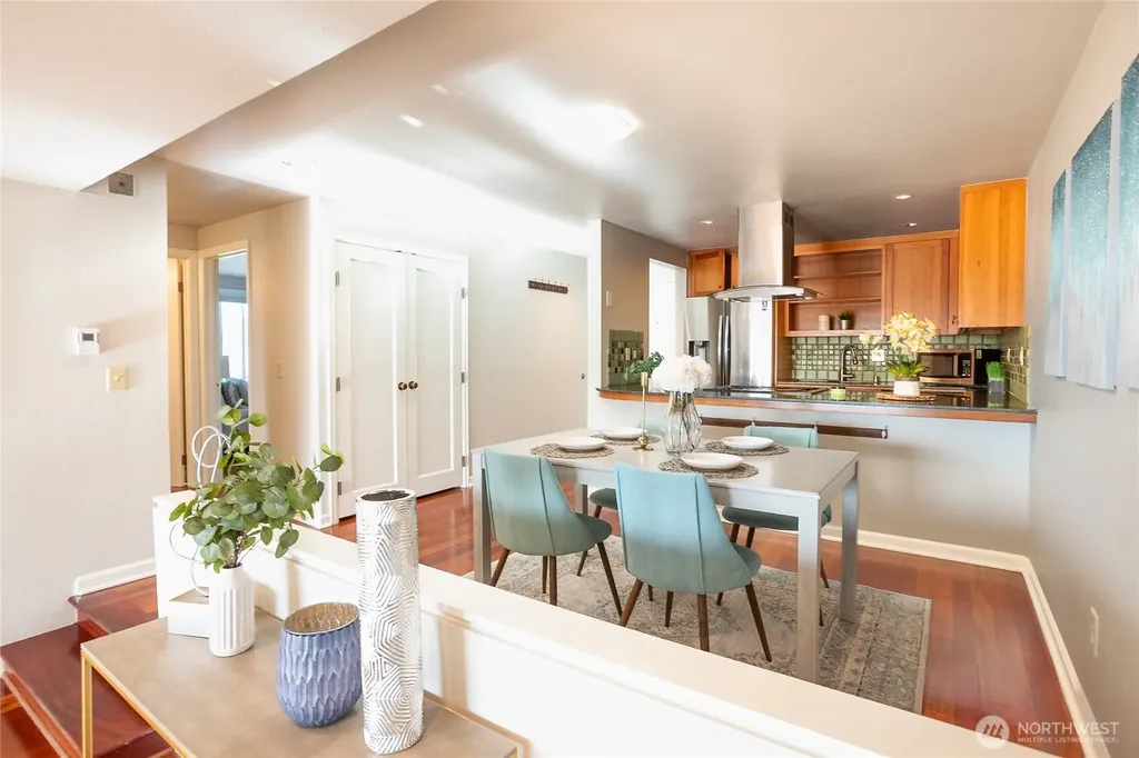 2253 Gilman Drive W Seattle WA 98119