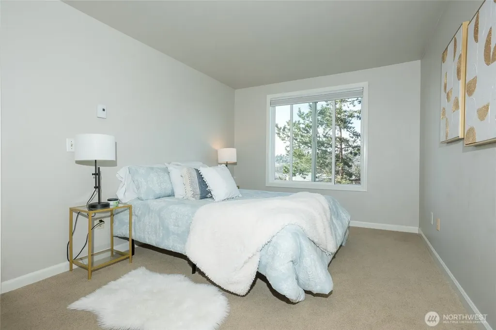 2253 Gilman Drive W Seattle WA 98119
