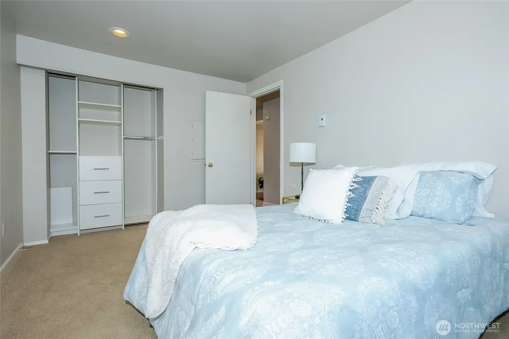 2253 Gilman Drive W Seattle WA 98119