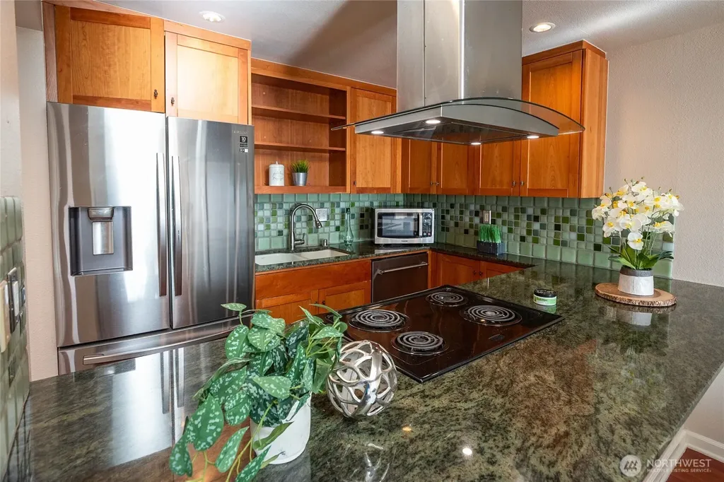 2253 Gilman Drive W Seattle WA 98119