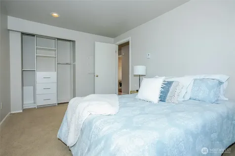 2253 Gilman Drive W Seattle WA 98119