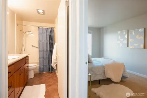 2253 Gilman Drive W Seattle WA 98119