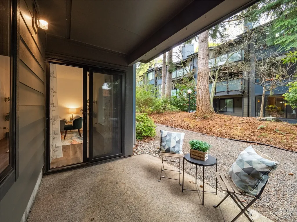 1819 N 107th Street Seattle WA 98133