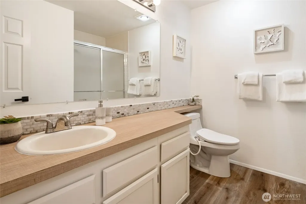 1819 N 107th Street Seattle WA 98133