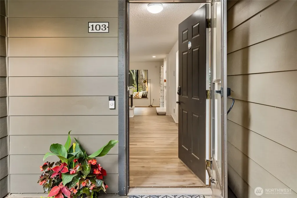 1819 N 107th Street Seattle WA 98133