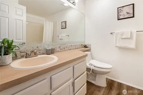 1819 N 107th Street Seattle WA 98133