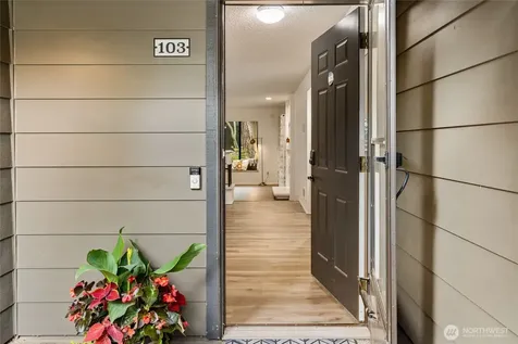 1819 N 107th Street Seattle WA 98133