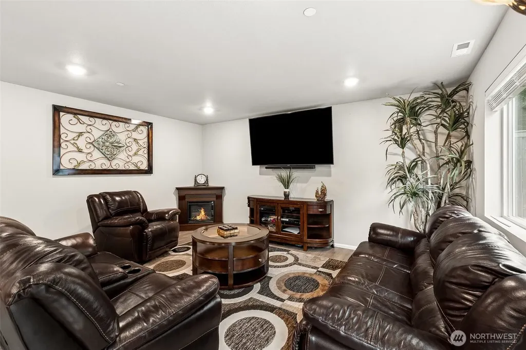 1110 Swan Loop Dupont WA 98327