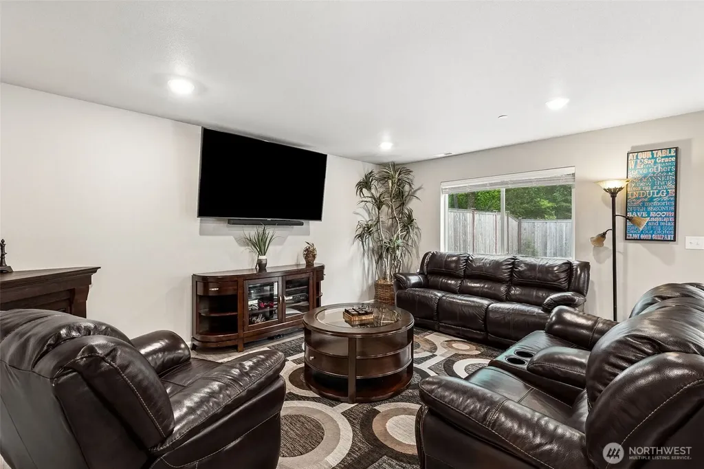 1110 Swan Loop Dupont WA 98327
