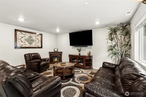 1110 Swan Loop Dupont WA 98327