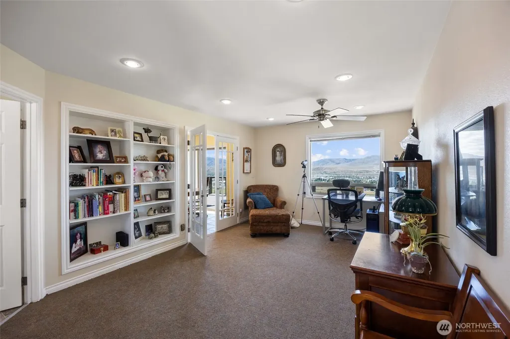 32 Valley View Rd Road Omak WA 98841