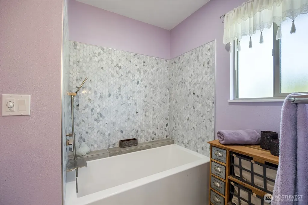 32 Valley View Rd Road Omak WA 98841