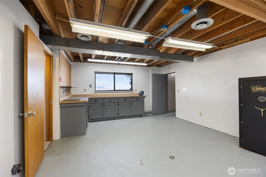 32 Valley View Rd Road Omak WA 98841