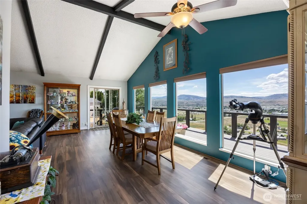 32 Valley View Rd Road Omak WA 98841