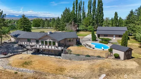32 Valley View Rd Road Omak WA 98841