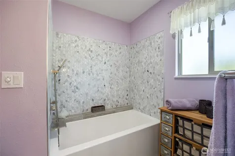 32 Valley View Rd Road Omak WA 98841