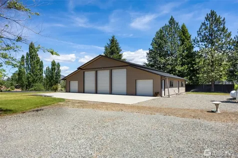 32 Valley View Rd Road Omak WA 98841