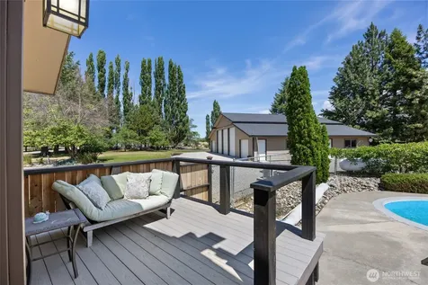 32 Valley View Rd Road Omak WA 98841