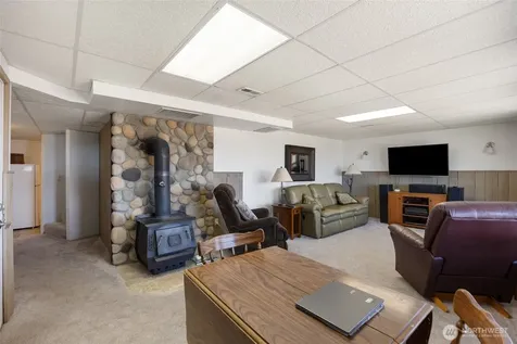 32 Valley View Rd Road Omak WA 98841