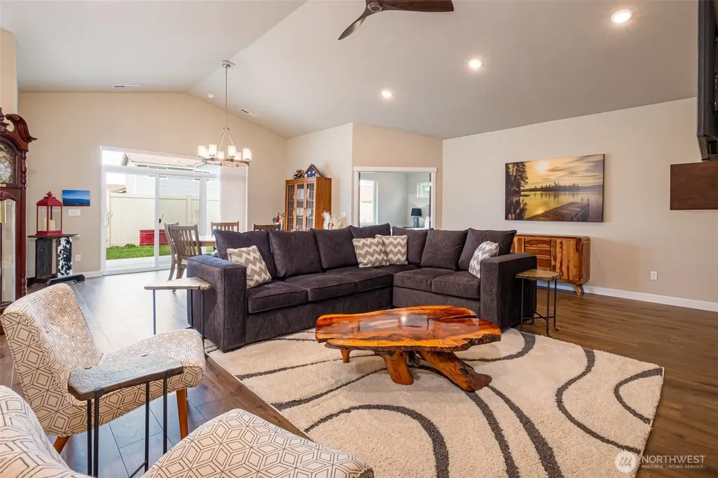 915 S M Loop Drive SW Quincy WA 98848