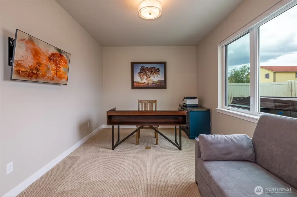 915 S M Loop Drive SW Quincy WA 98848