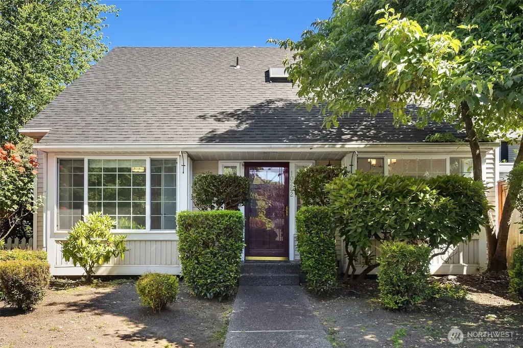 10262 NE 129th Lane Kirkland WA 98034