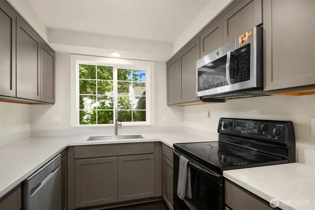 10262 NE 129th Lane Kirkland WA 98034
