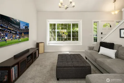 10262 NE 129th Lane Kirkland WA 98034